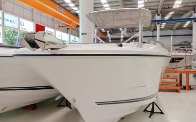 JEANNEAU CAP CAMARAT 7.5 CC SERIE 3