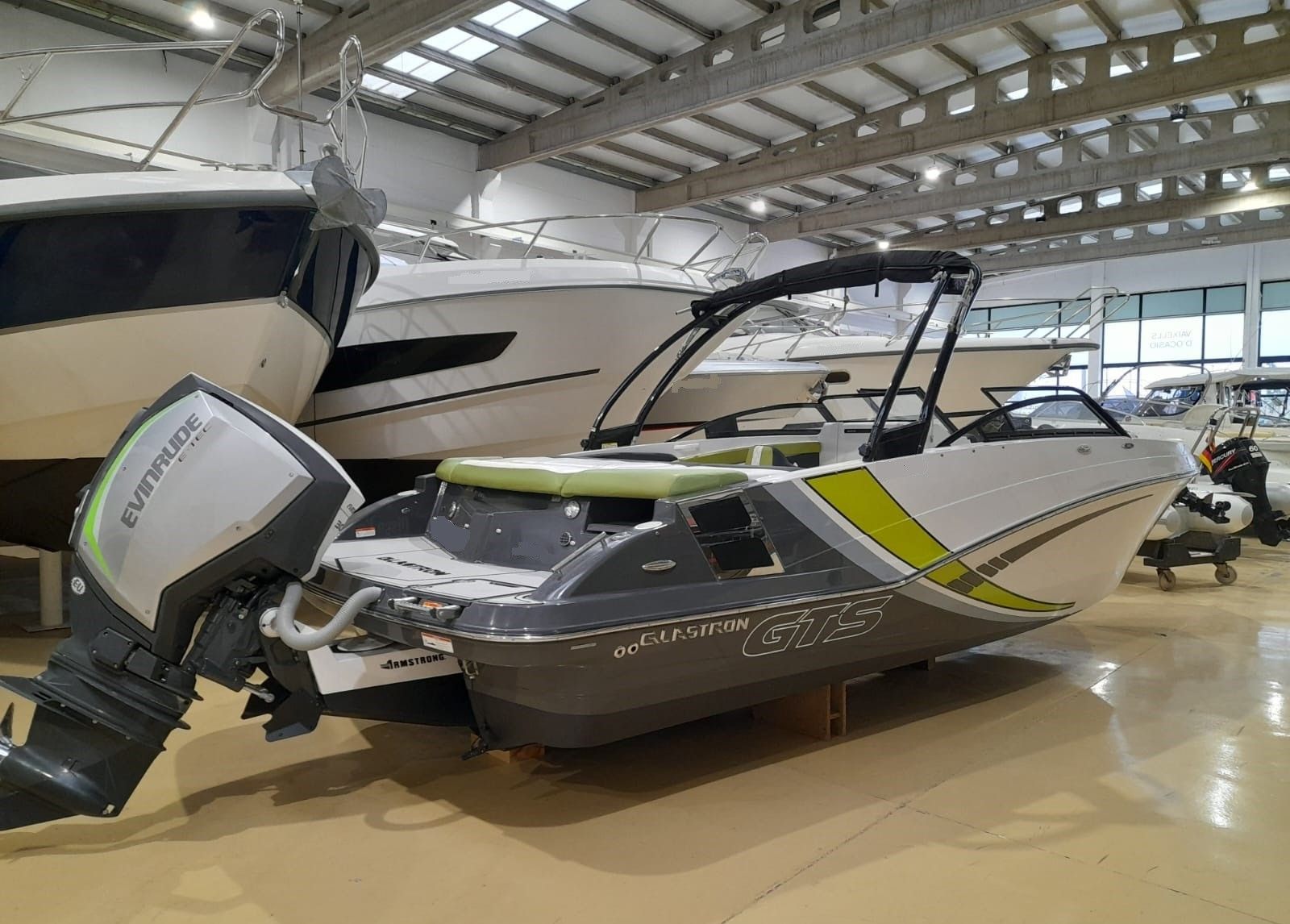 GLASTRON GTS 240