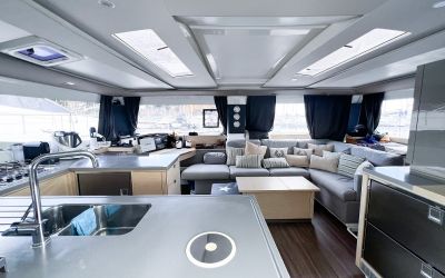 FOUNTAINE PAJOT HELIA 44 MAESTRO