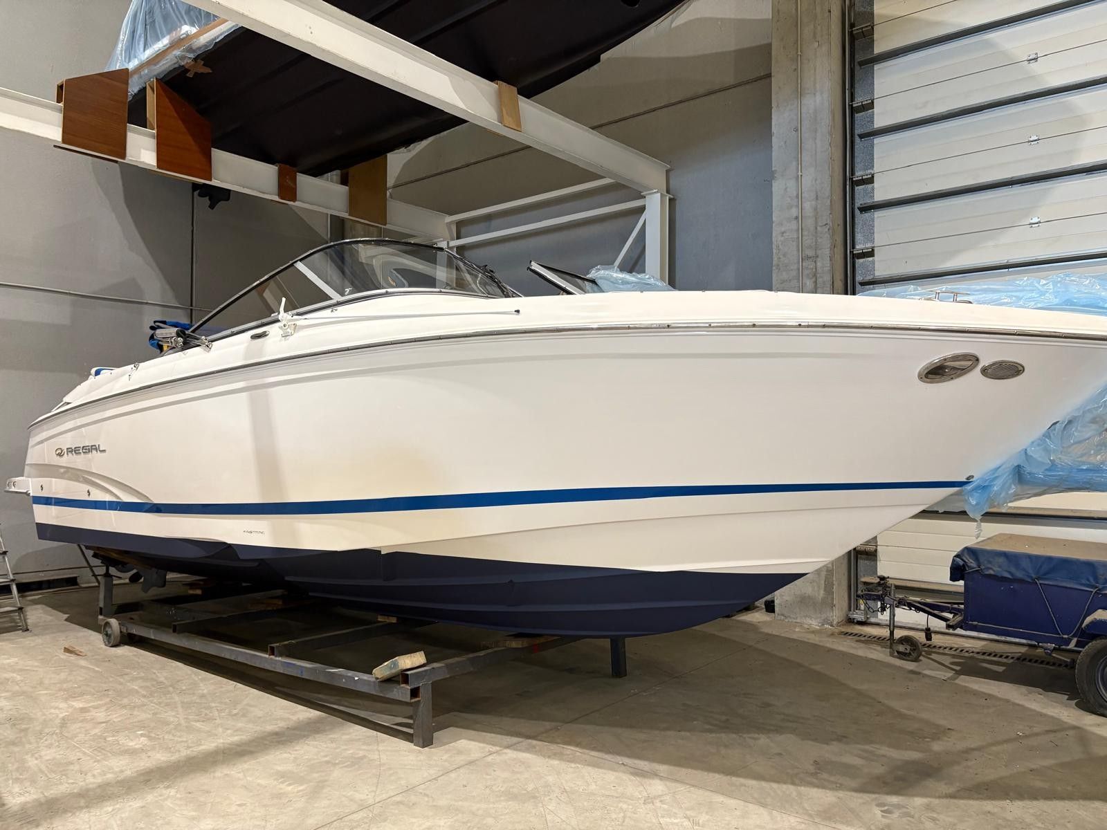 REGAL 2700