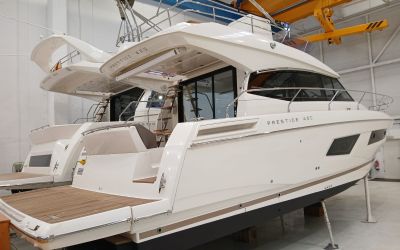 PRESTIGE YACHTS 420