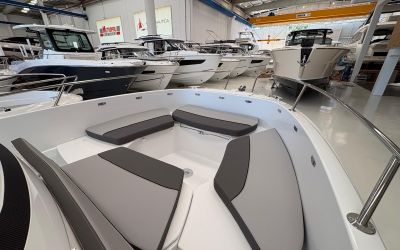 JEANNEAU CAP CAMARAT 6.5 CC SERIE 3