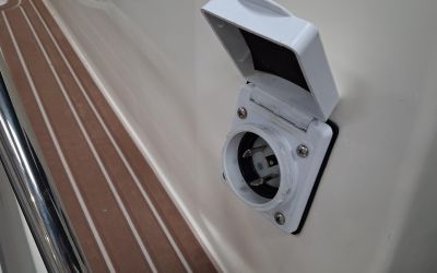 QUICKSILVER ACTIV 675 WEEKEND