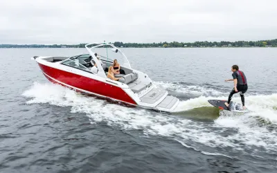 Four Winns H6 Surf Pack