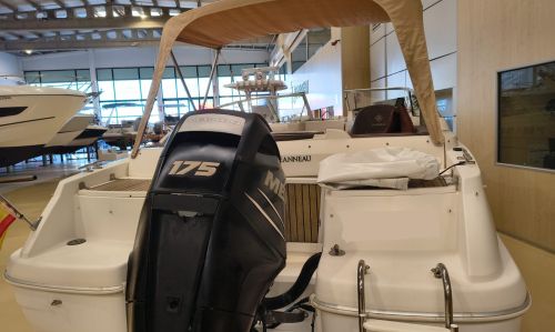 JEANNEAU CAP CAMARAT 635 DC