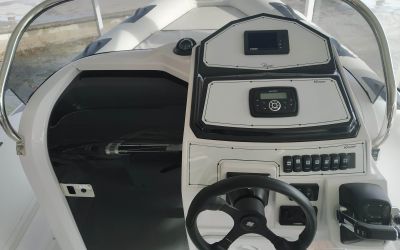 RANIERI CAYMAN 28 SPORT TOURING