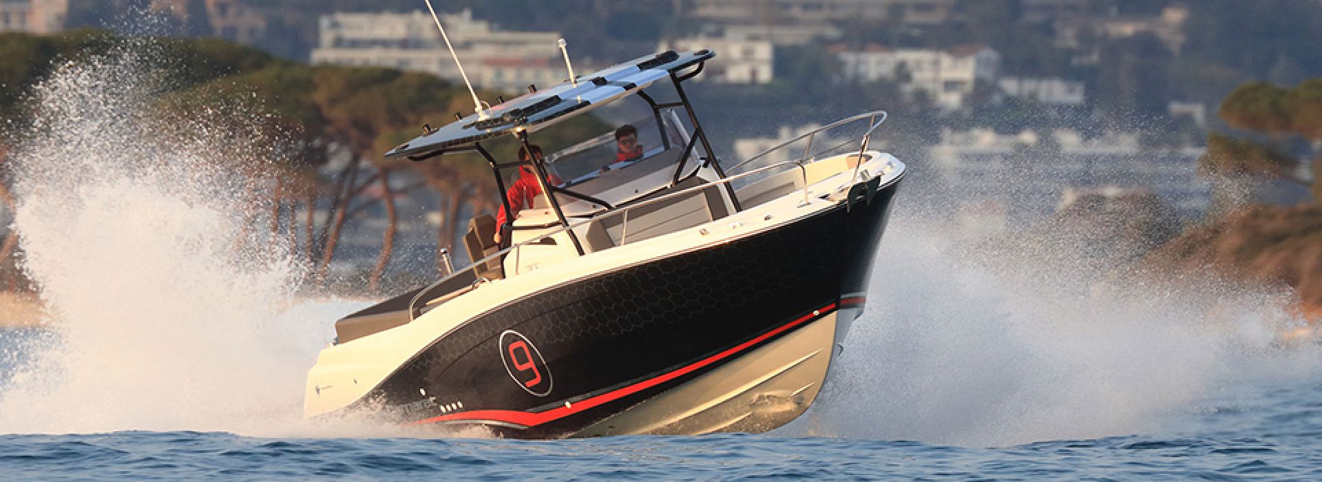 NOUVEAUTÉ 2019: JEANNEAU CAP CAMARAT 9.0 CC
