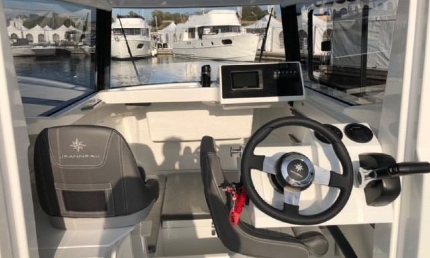 PRESENTACIÓN NUEVA JEANNEAU MERRY FISHER 605 MARLIN