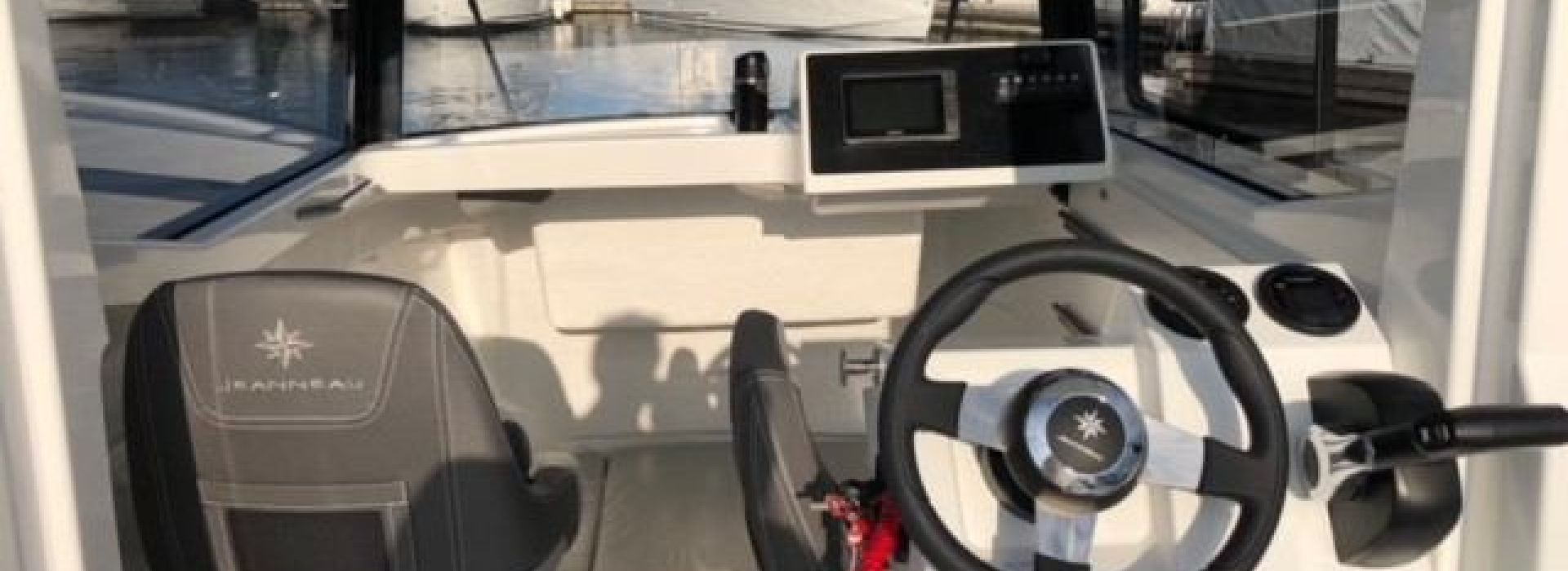 PRESENTACIÓN NUEVA JEANNEAU MERRY FISHER 605 MARLIN