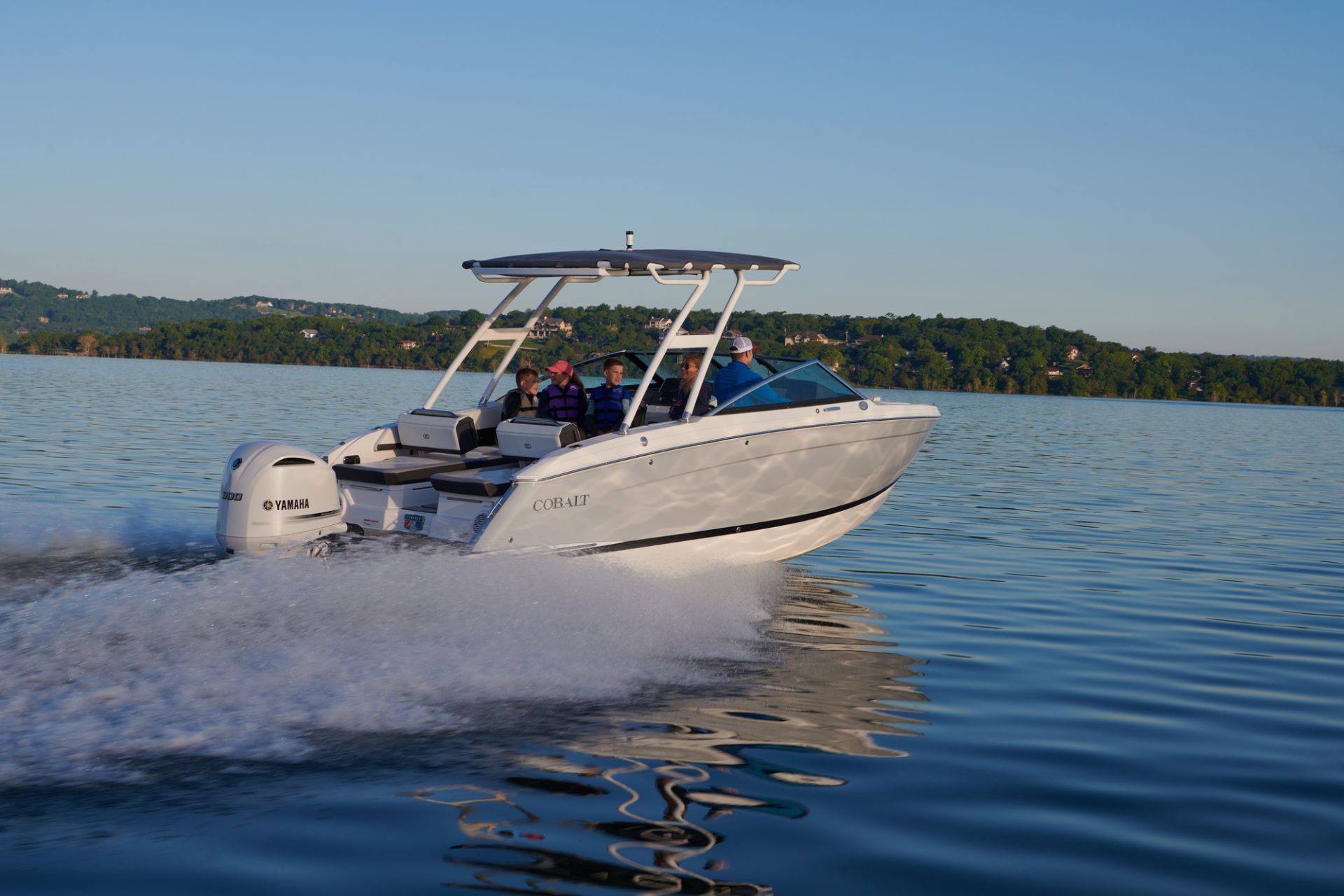 Cobalt R6 OUTBOARD