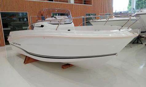 JEANNEAU CAP CAMARAT 5.5 CC SERIE 2